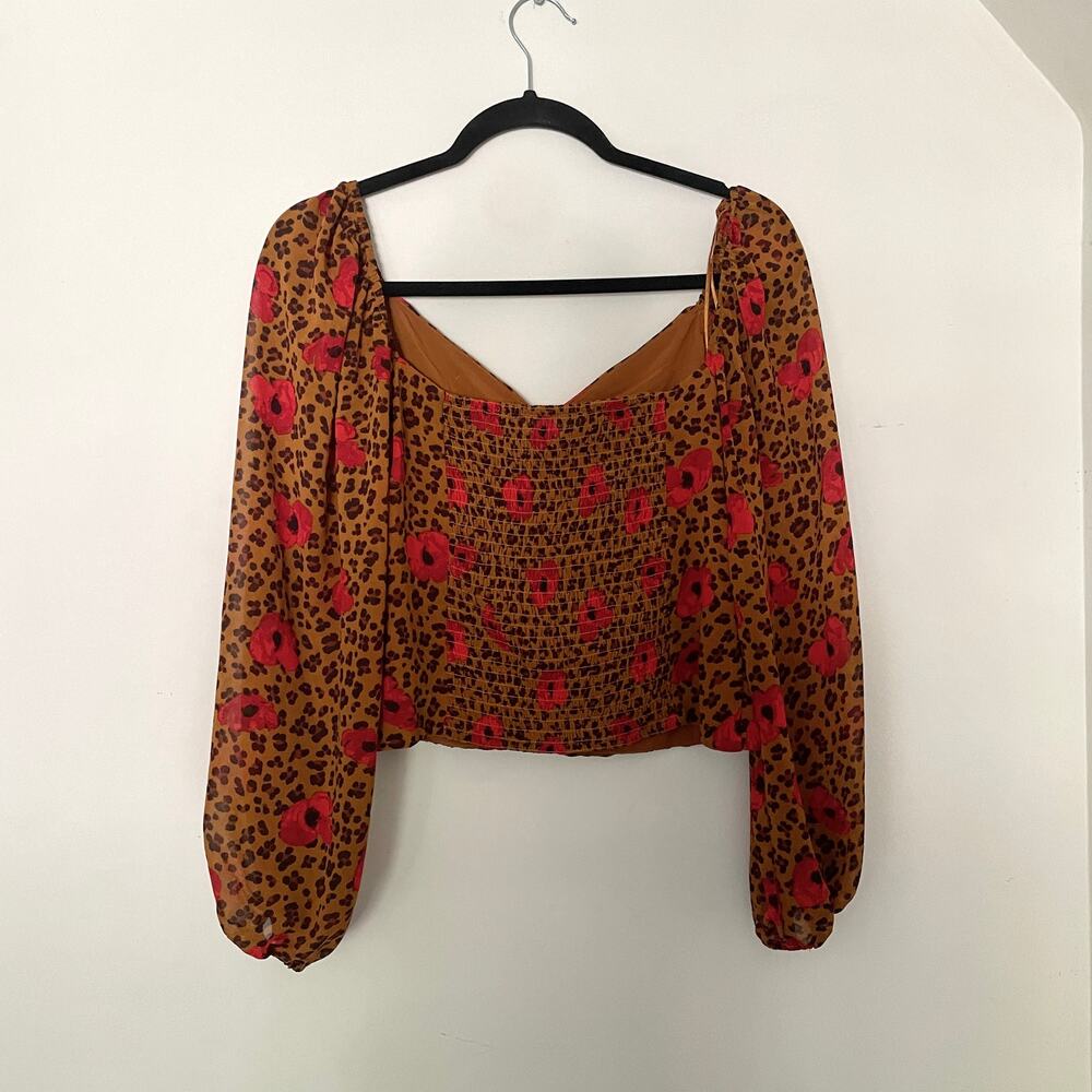 ASTR Animal Leopard Print Floral Shirred V-Neck Blouse Crop Top sz S - Picture 10 of 13